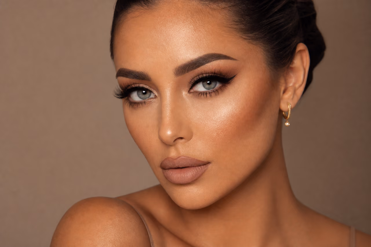 Woman Wearing Glamorous Full Coverage Contour Makeup